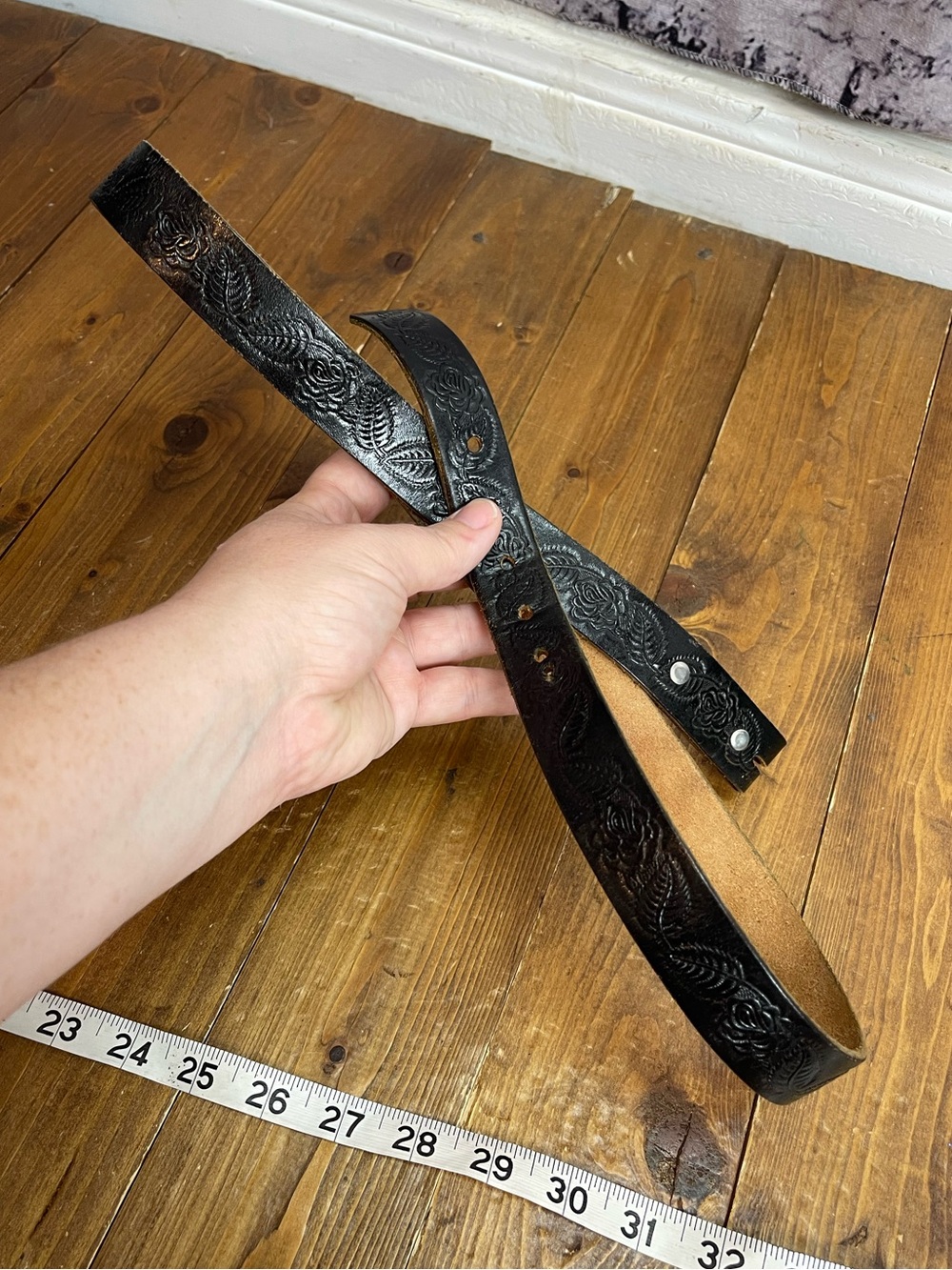 Cowtown western belt black with embossed roses no buckle